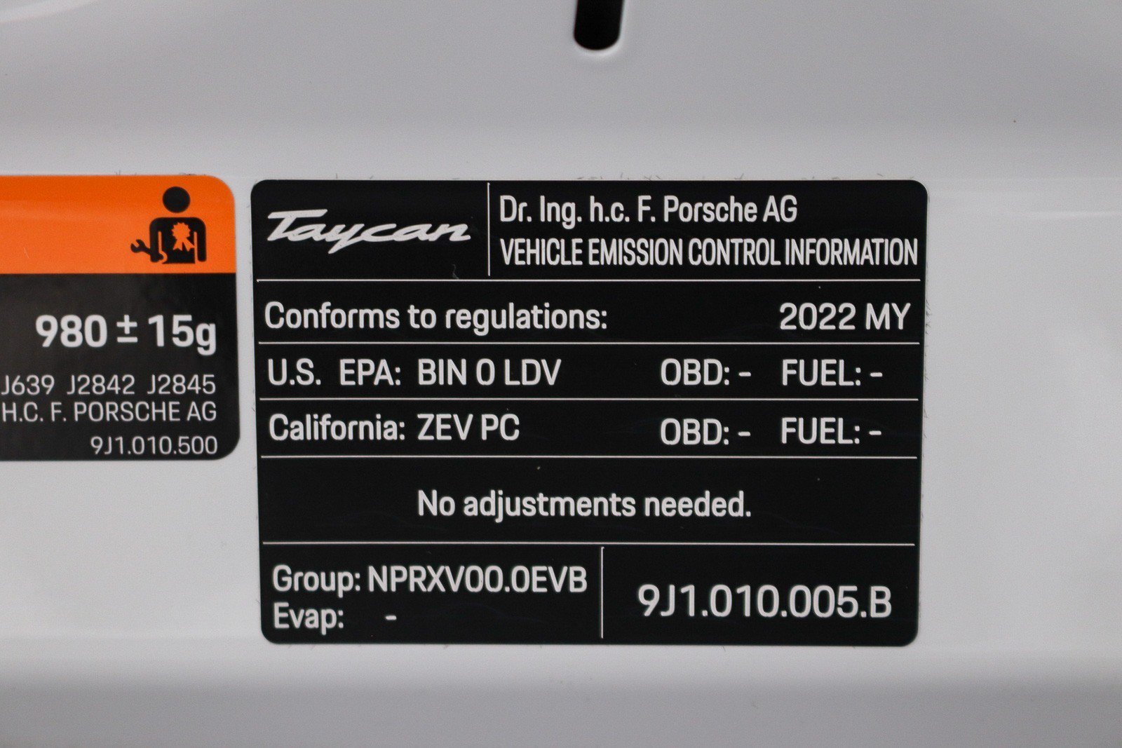 Used 2022 Porsche Taycan RWD image 32
