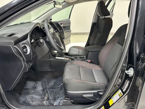 Used 2017 Toyota Corolla LE w/ Carpet Mat Package (TMS) FWD image 11