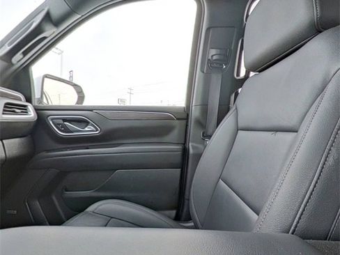 Used 2024 Chevrolet Suburban LT image 26