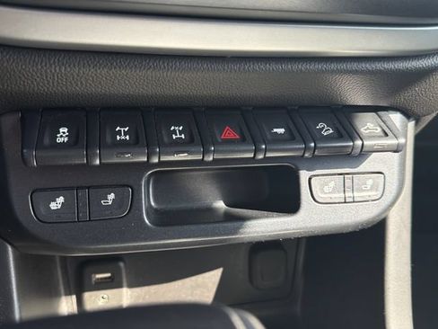 Used 2018 Chevrolet Colorado ZR2 AWD/4WD image 23
