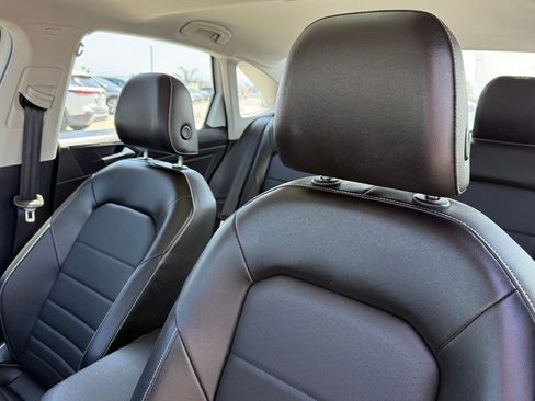 Used 2023 Volkswagen Jetta SE w/ Panoramic Sunroof Package FWD image 15