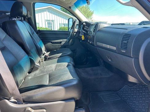 Used 2013 Chevrolet Silverado 2500 LT w/ Interior Plus Package AWD/4WD image 11