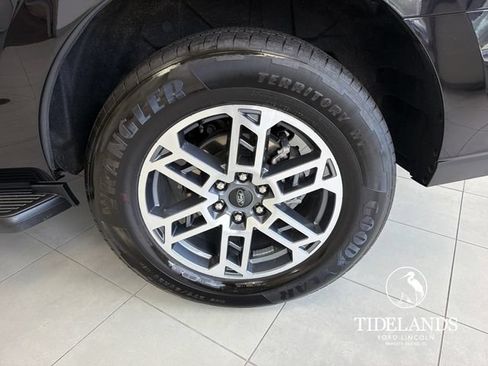 Certified 2025 Ford Expedition Active RWD image 33