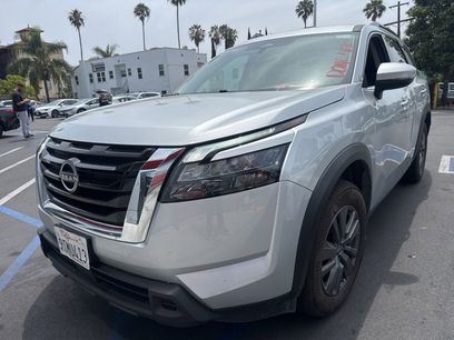 Used 2025 Nissan Pathfinder SV