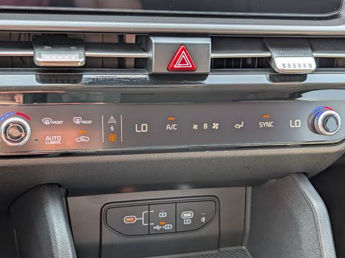 Certified 2026 Kia Sportage EX FWD image 23