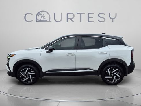 Certified 2025 Nissan Kicks SV FWD image 2