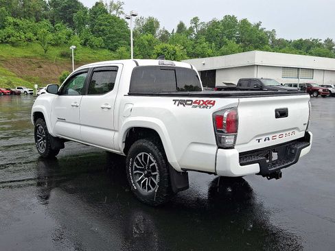 Used 2023 Toyota Tacoma TRD Sport AWD/4WD image 4