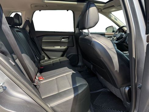 Used 2023 Nissan Rogue SV w/ SV Premium Package image 25