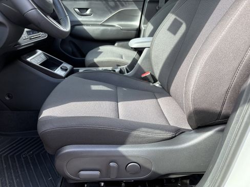 Used 2025 Hyundai Kona SEL image 29