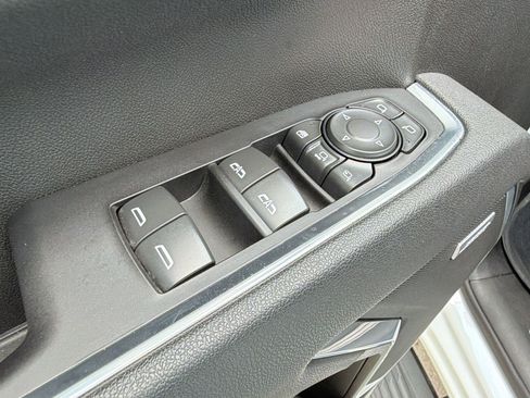 Used 2025 Chevrolet Silverado 3500 LTZ w/ LTZ Convenience Package AWD/4WD image 21