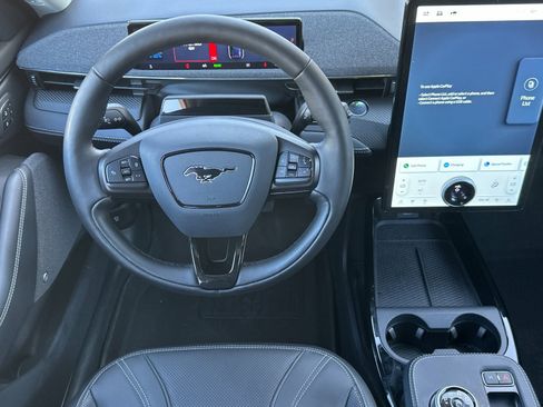 Used 2021 Ford Mustang Mach-E Premium image 14