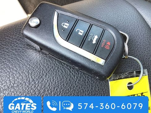 Used 2024 Toyota Camry SE image 21