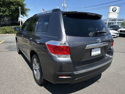 Used 2011 Toyota Highlander Limited w/ Tow Pkg AWD/4WD image 12