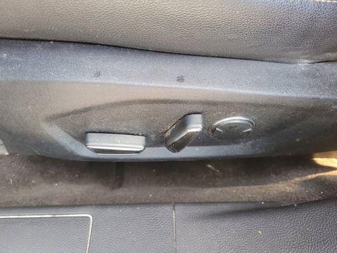 Used 2018 Ford Fusion SE w/ Equipment Group 601A image 10