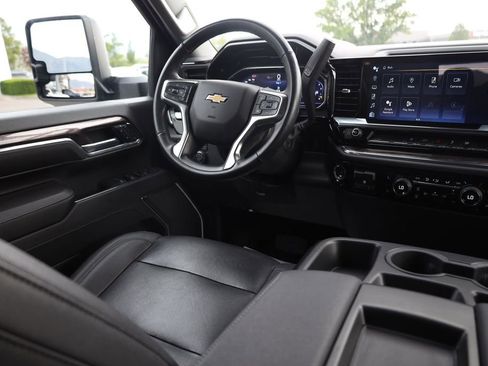 Used 2024 Chevrolet Silverado 3500 LTZ AWD/4WD image 21