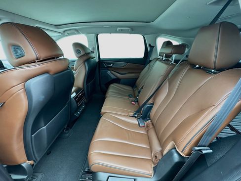 Used 2023 Acura MDX Advance SH-AWD image 16