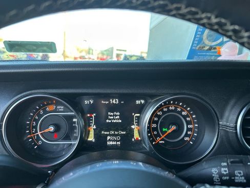 Used 2019 Jeep Wrangler Unlimited Sahara image 25