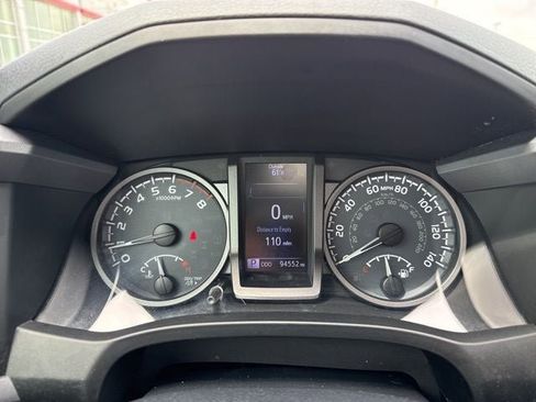 Used 2019 Toyota Tacoma TRD Off-Road image 25