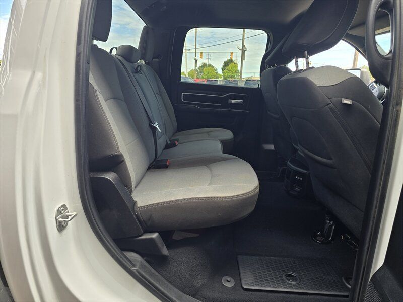 Used 2024 RAM 3500 Big Horn AWD/4WD image 18