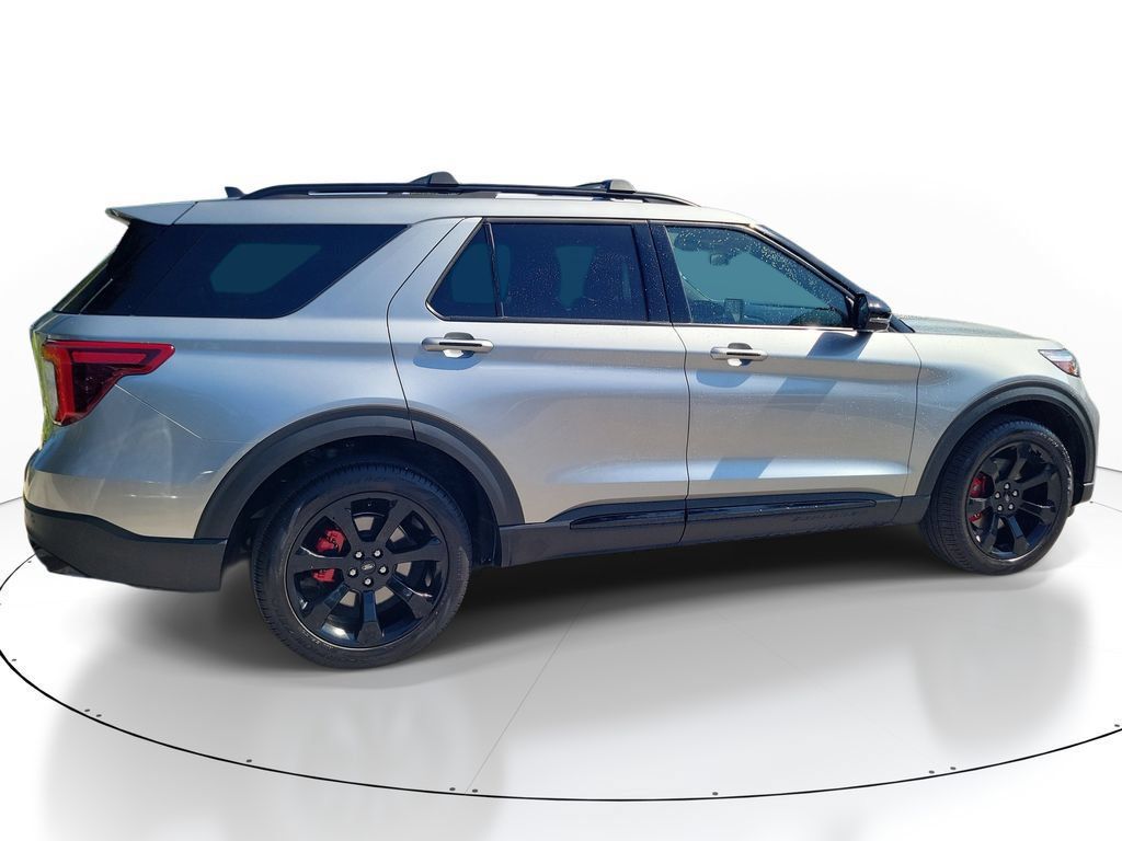 Used 2022 Ford Explorer ST w/ Equipment Group 401A AWD/4WD image 2