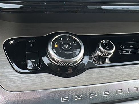 New 2026 Ford Expedition Max Platinum w/ Driver's Package image 36