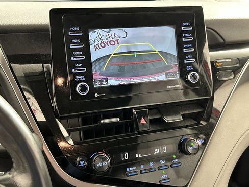 Used 2022 Toyota Camry SE image 17