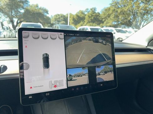 Used 2021 Tesla Model 3 Standard Range Plus image 17