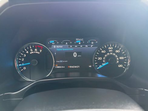 Used 2015 Ford F150 Lariat AWD/4WD image 10