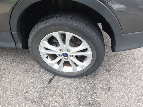 Used 2017 Ford Escape SE FWD image 13