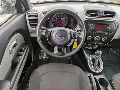 Used 2015 Kia Soul + image 14