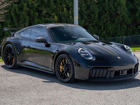 Used 2026 Porsche 911 Carrera GTS image 9