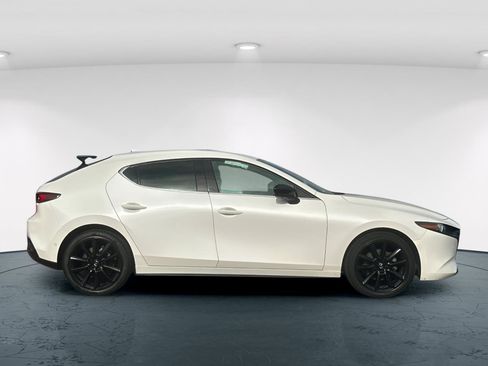 Used 2021 MAZDA MAZDA3 Hatchback w/Premium Plus Pkg image 7