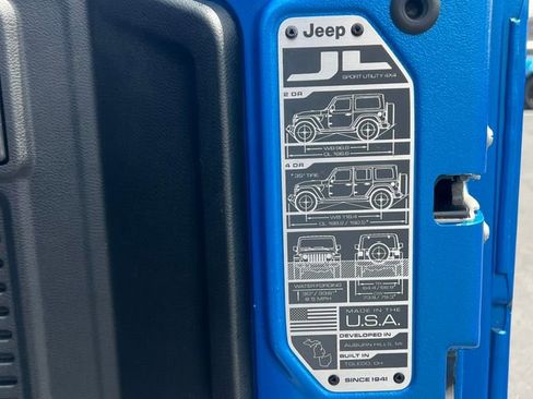 Used 2022 Jeep Wrangler Unlimited Sport AWD/4WD image 35