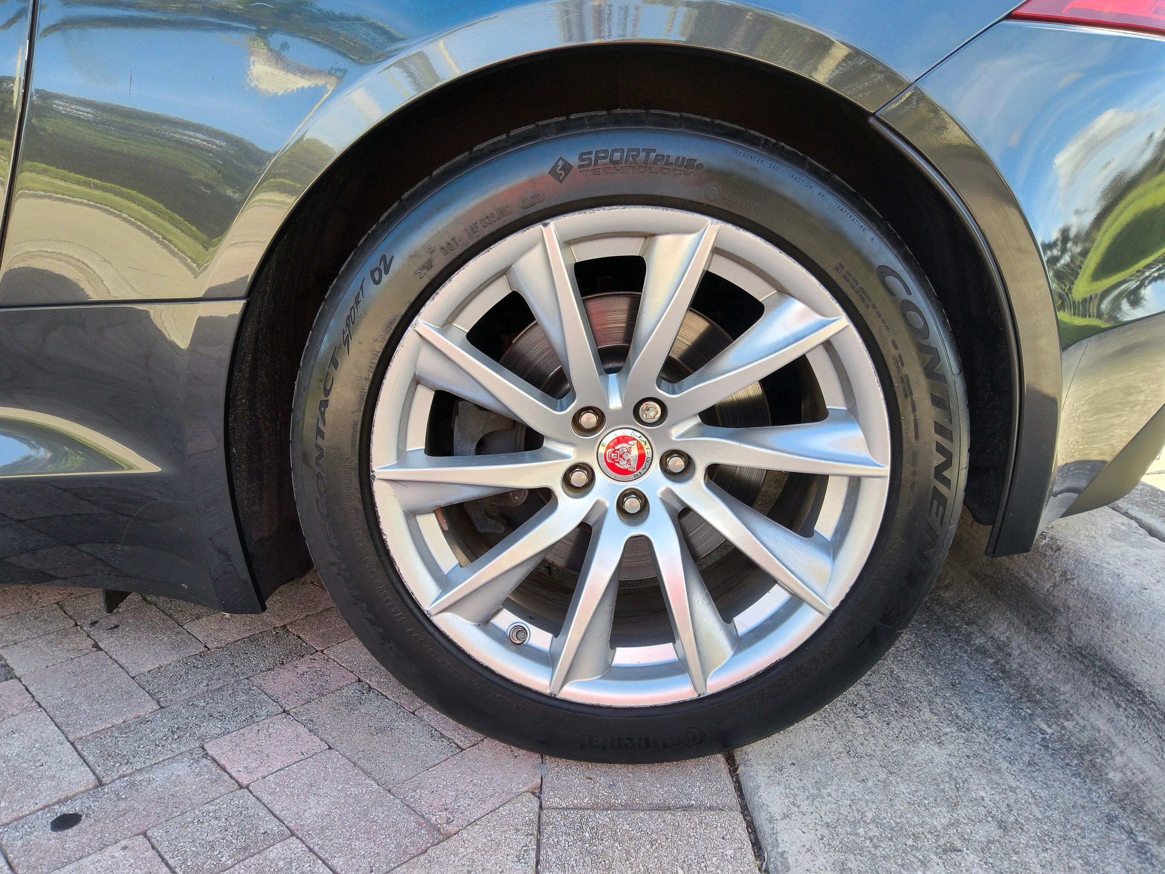 Used 2016 Jaguar F-TYPE Coupe RWD image 38