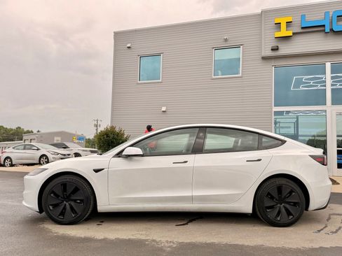 Used 2025 Tesla Model 3 Long Range RWD image 8