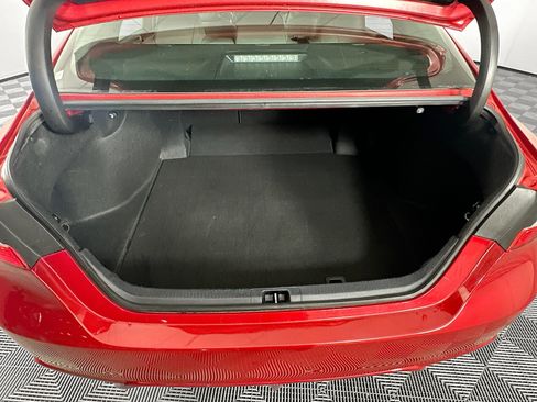 Used 2020 Toyota Camry SE w/ Cold Weather Package image 27