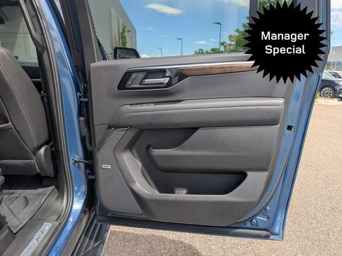 Used 2026 Chevrolet Suburban High Country w/ Sun And Tow Package AWD/4WD image 15