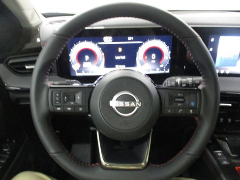 New 2026 Nissan Kicks SR w/ SR Premium Package AWD/4WD image 25