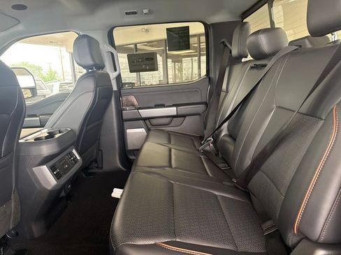 Used 2025 Ford F350 Lariat w/ Lariat Ultimate Package AWD/4WD image 13