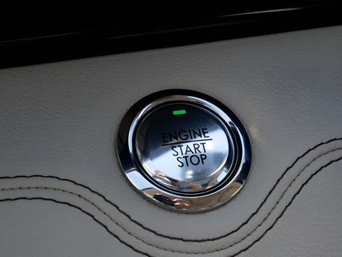 Used 2019 Lincoln Navigator L Reserve AWD/4WD image 25
