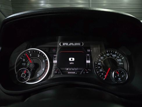 Used 2022 RAM 2500 Big Horn w/ Level C Equiment Group AWD/4WD image 24