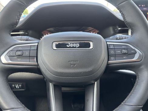 Used 2025 Jeep Compass Limited AWD/4WD image 29