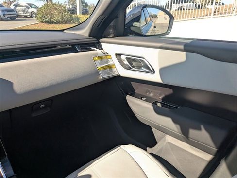 New 2026 Land Rover Range Rover Velar Dynamic SE image 14