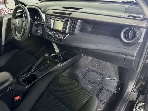 Used 2016 Toyota RAV4 LE AWD/4WD image 29