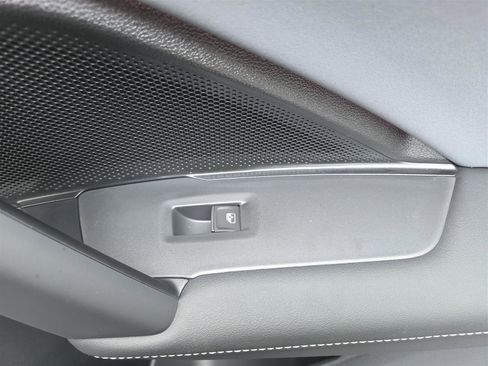 New 2025 Volkswagen Tiguan SE R-Line image 34