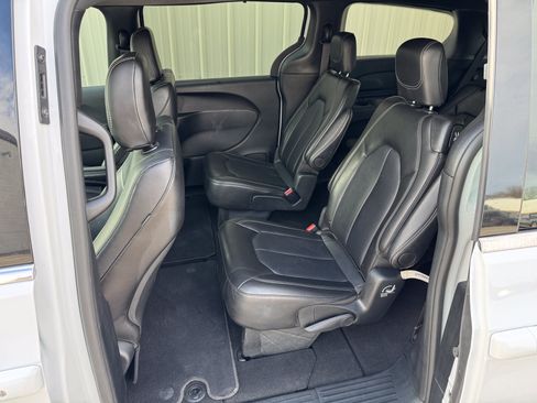 Used 2025 Chrysler Pacifica Select FWD image 26