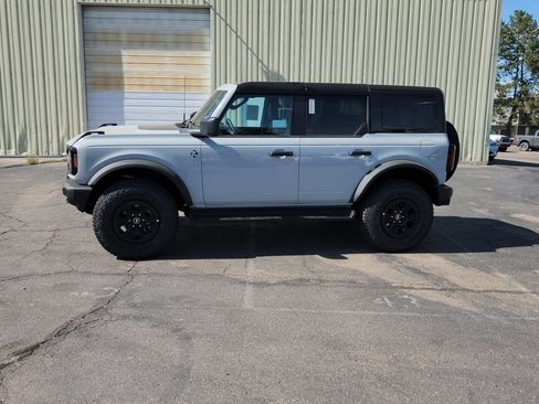 New 2026 Ford Bronco Outer Banks w/ Sasquatch Package AWD/4WD image 4