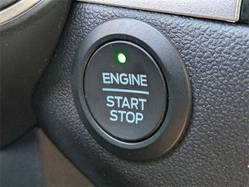 Used 2020 Ford Escape SE image 32