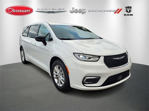 New 2026 Chrysler Pacifica Select image 1