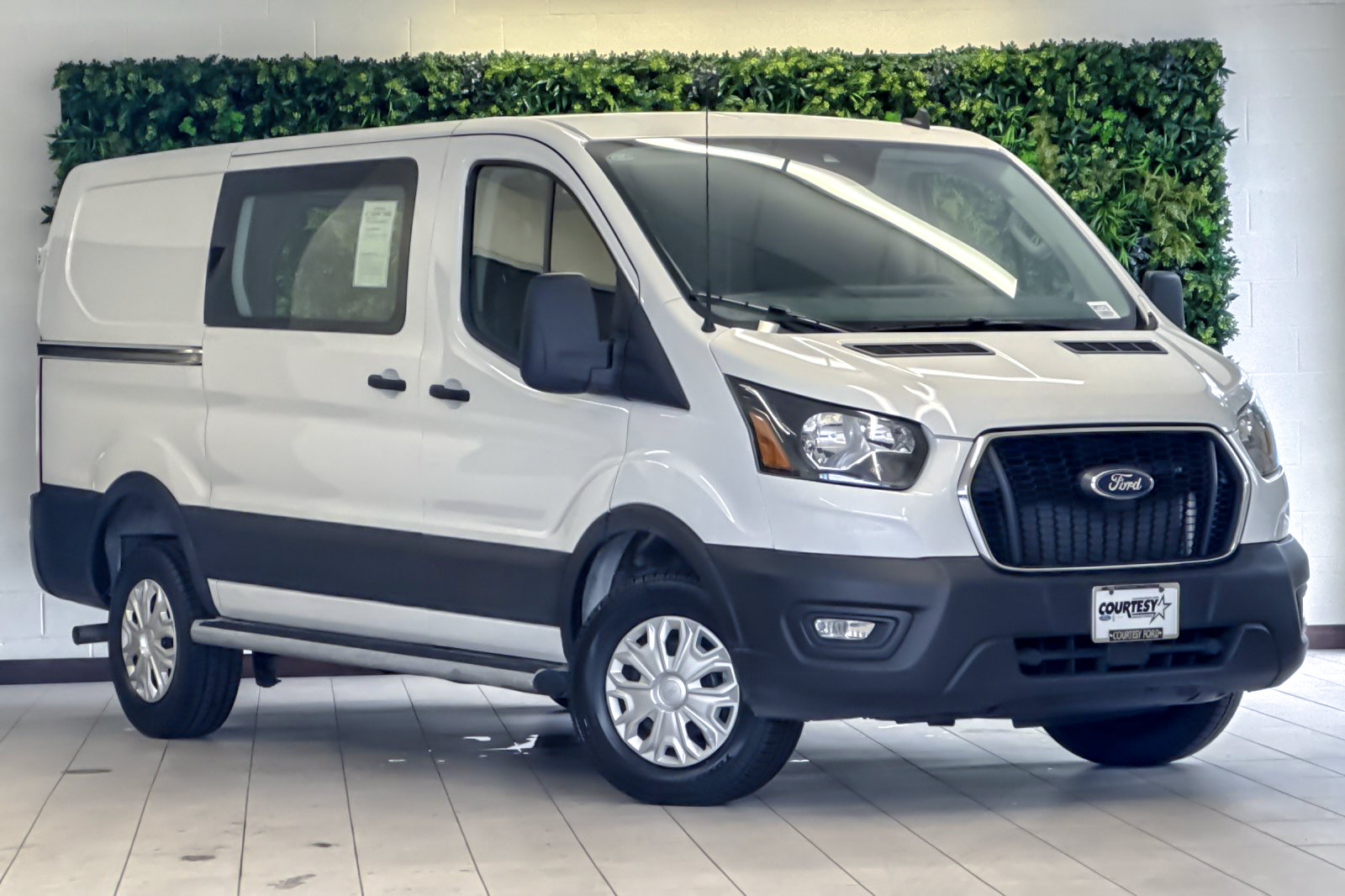 Used 2025 Ford Transit 250 Low Roof w/ Exterior Upgrade Package RWD image 2